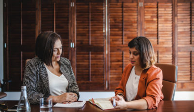 Cómo Decirle a tu Jefe que Quieres un Aumento de Sueldo